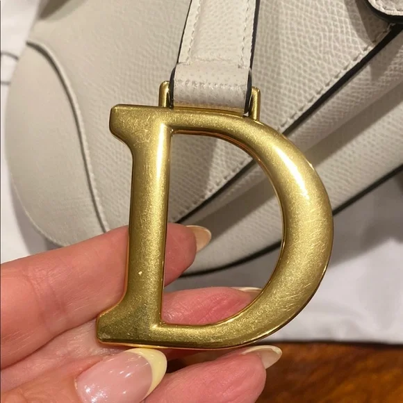 Dior White Saddle Shoulder Bag with Gold Hardware - Picture 6 of 9